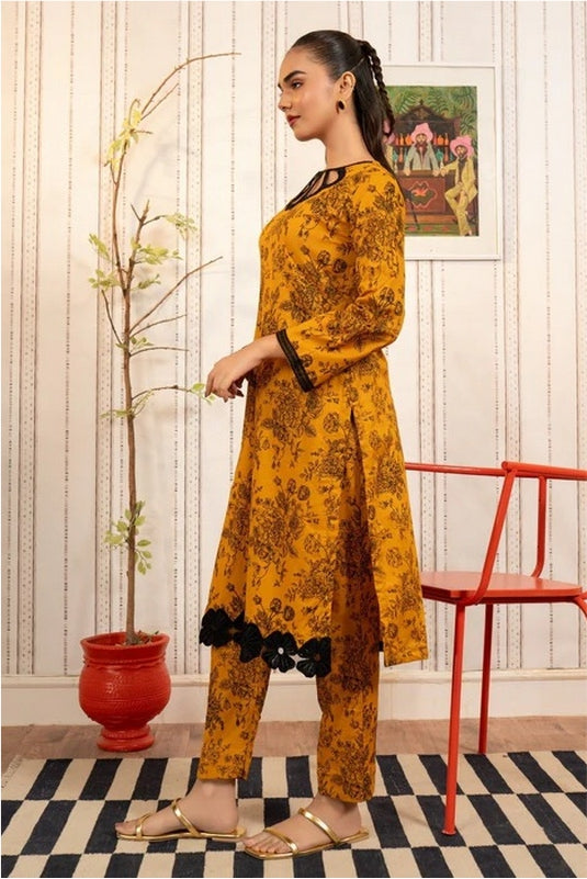 Golden Petals - By Joray.pk
