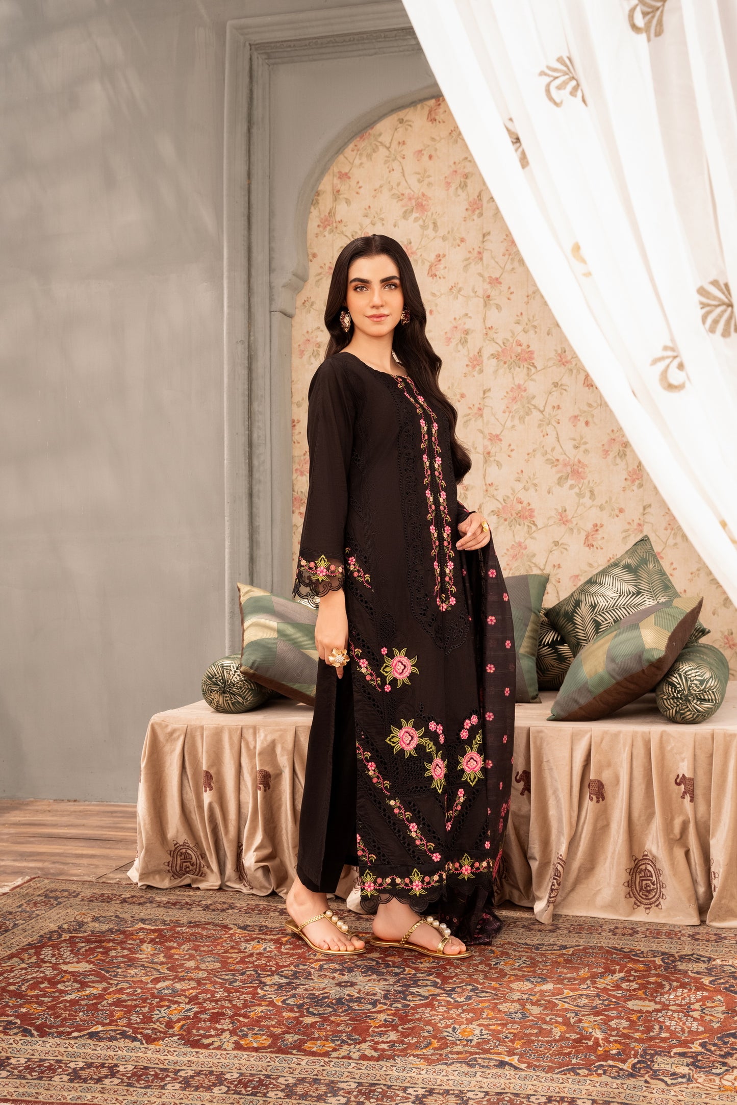 Shab-e-Gulzar - Black By Joray.pk